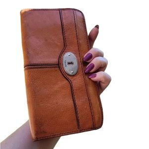 FOSSIL LEATHER WALLET GENTLY USED